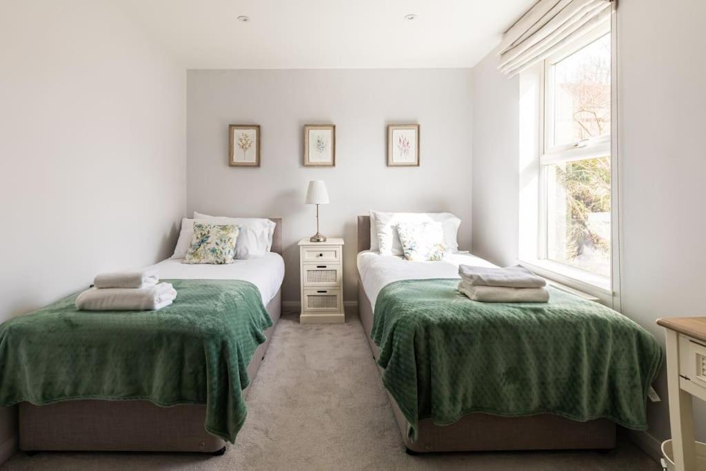 Premium Central House W Parking - Walk Everywhere Bath Exterior photo