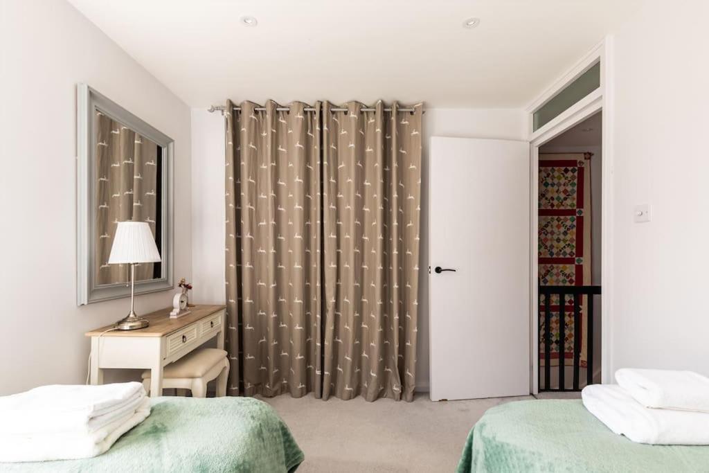 Premium Central House W Parking - Walk Everywhere Bath Exterior photo