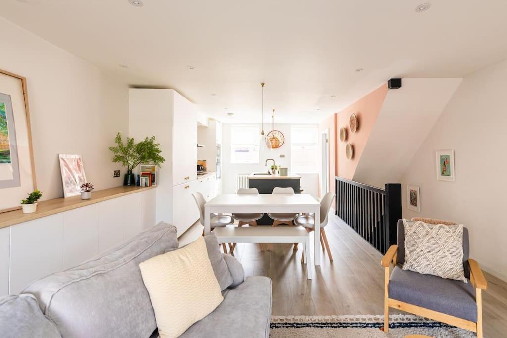 Premium Central House W Parking - Walk Everywhere Bath Exterior photo